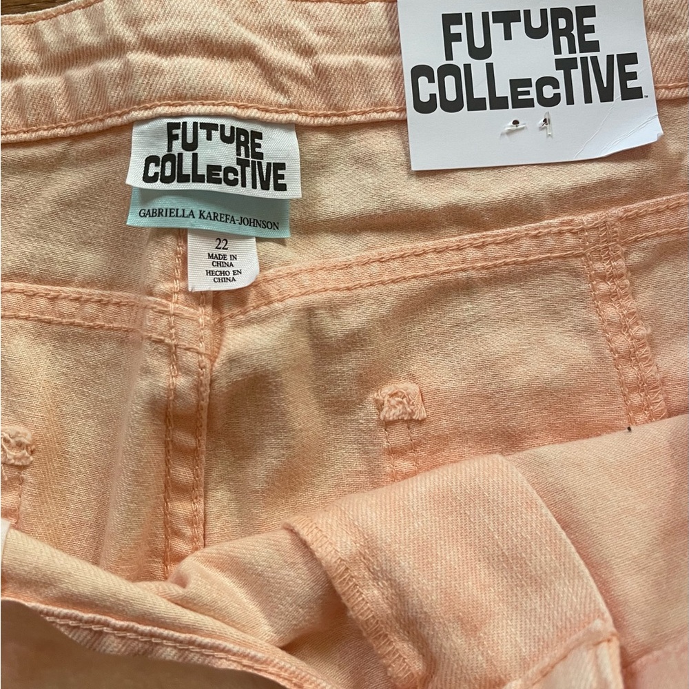 Peach Mid-Rise Straight Leg Raw Hem Jeans - Size 22 - Picture 4 of 4